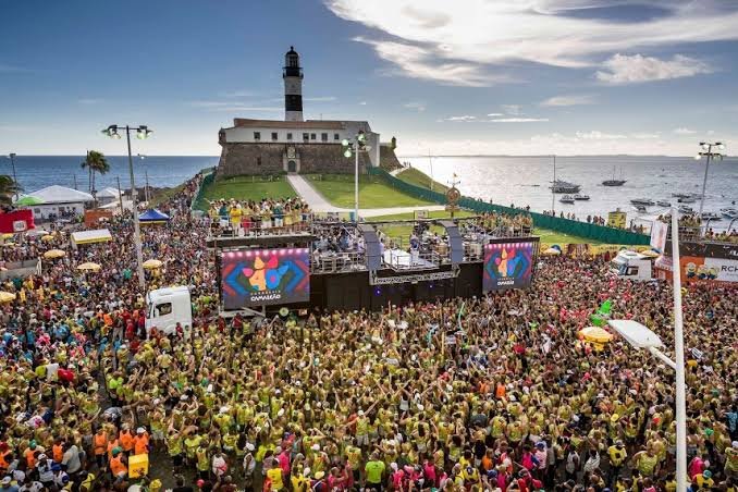 Leia mais sobre o artigo Bloco Camaleão esgota abadás do domingo de carnaval